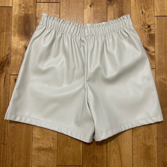 NWT Faux leather shorts - Picture 5 of 8